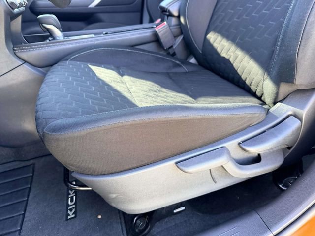 Used 2023 Nissan Kicks SV image 15