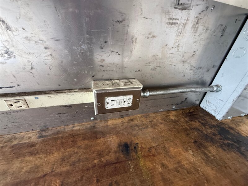 Used 2019 GMC Savana 3500 w/ Power Convenience Package RWD image 20