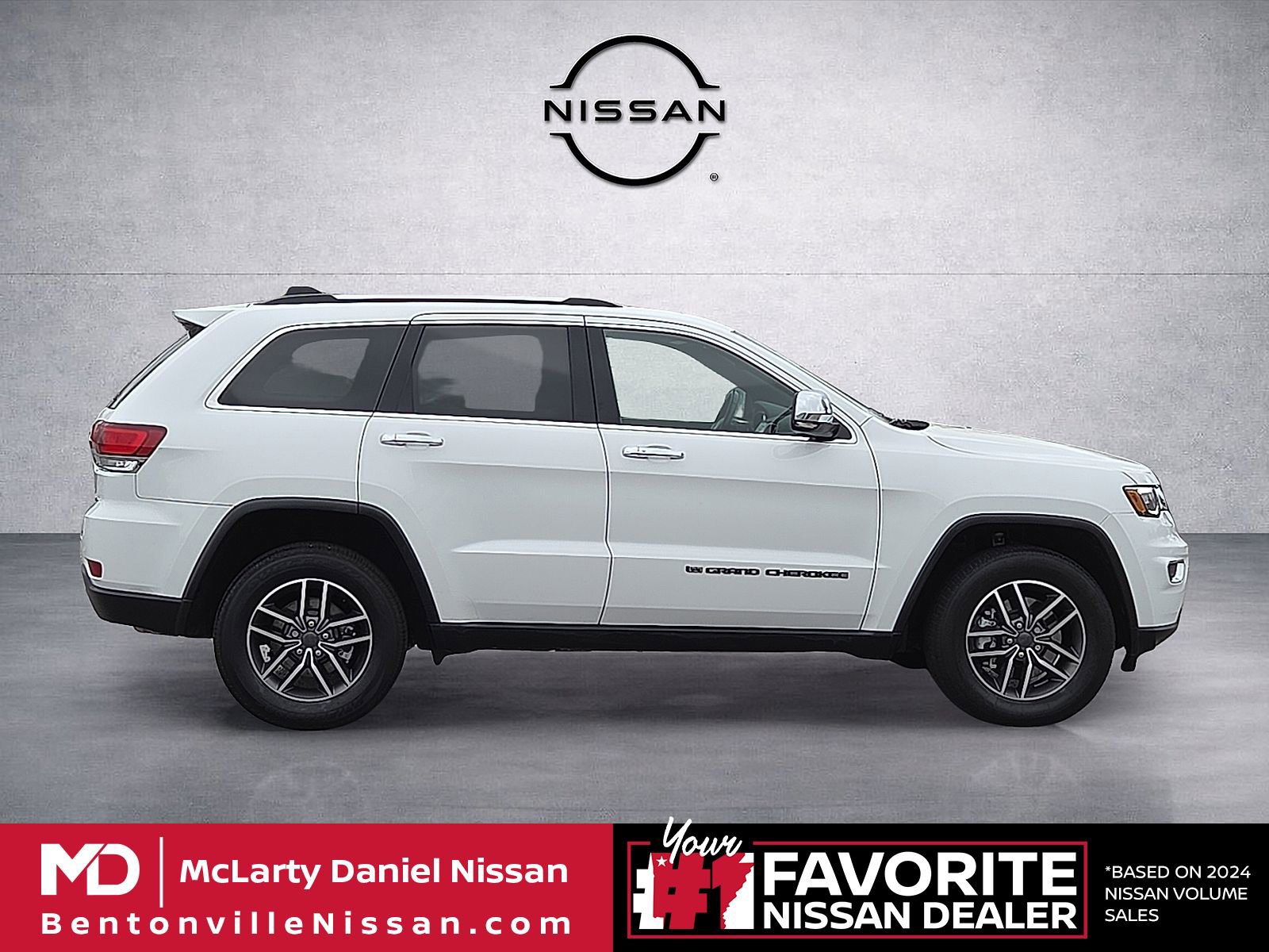 Used 2022 Jeep Grand Cherokee Limited w/ Tech Group AWD/4WD image 6