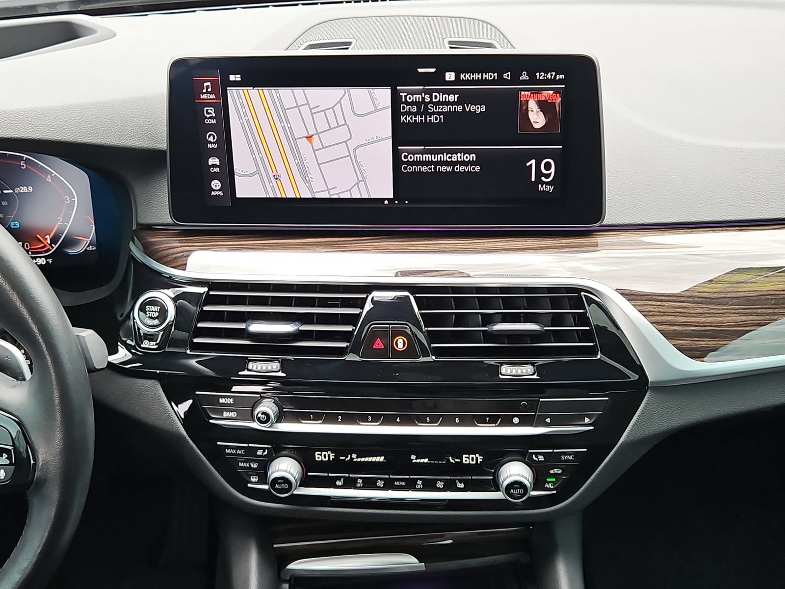 Used 2021 BMW 530i xDrive w/ Premium Package AWD/4WD image 16