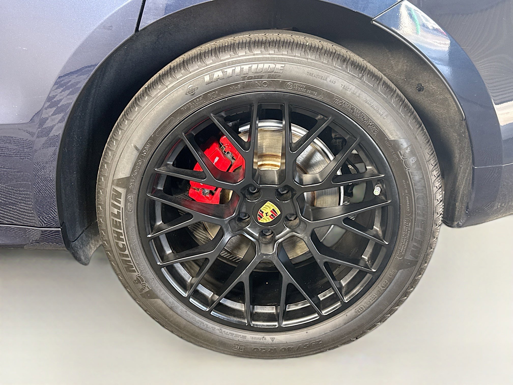 Used 2017 Porsche Macan GTS w/ Premium Package Plus image 37