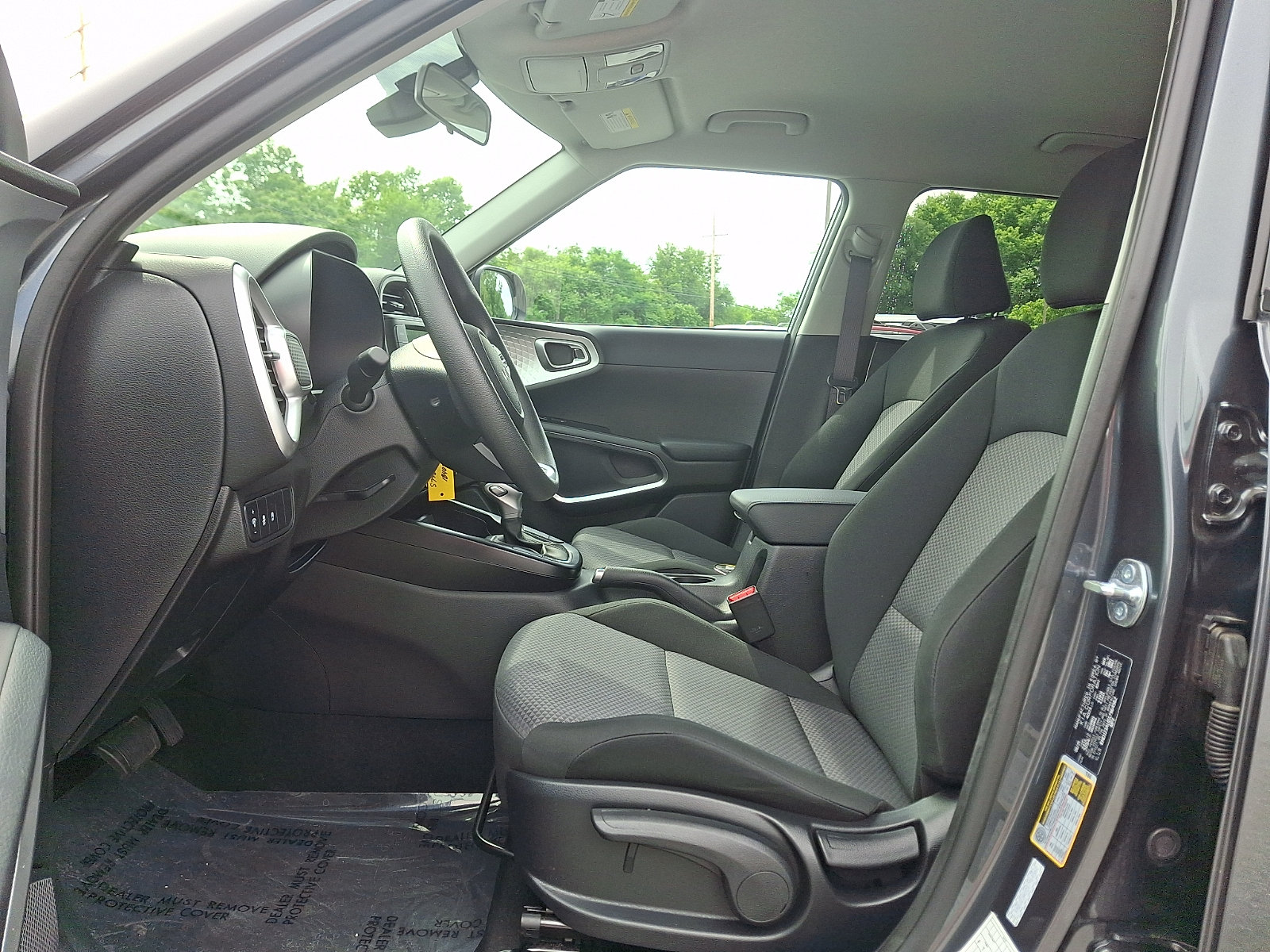 Certified 2025 Kia Soul LX w/ LX Technology Package FWD image 13