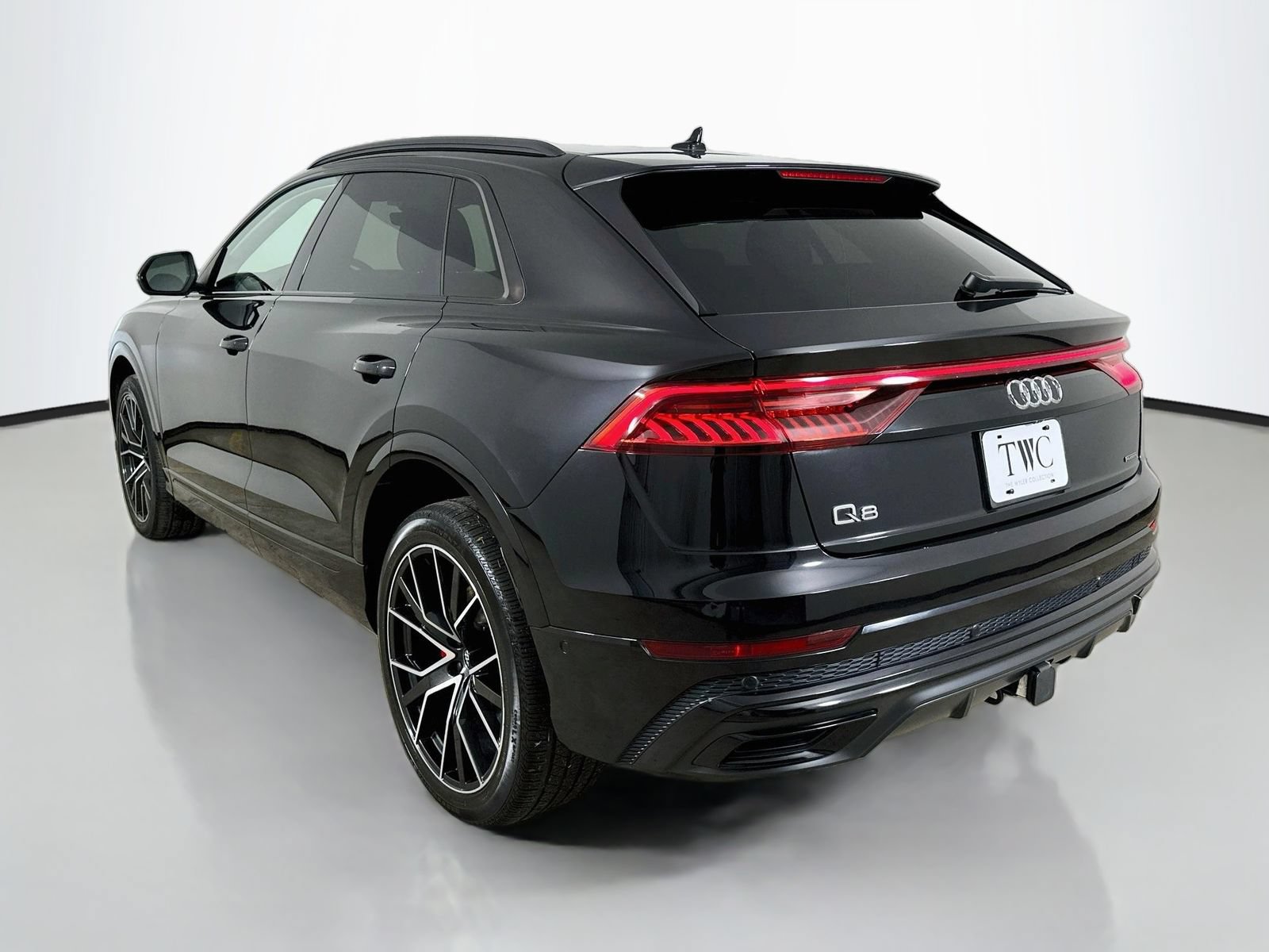 Used 2019 Audi Q8 Premium Plus AWD/4WD image 7