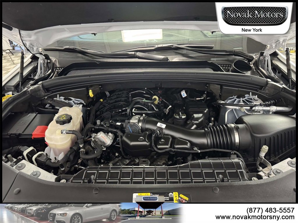 Used 2023 Jeep Grand Cherokee Altitude image 16