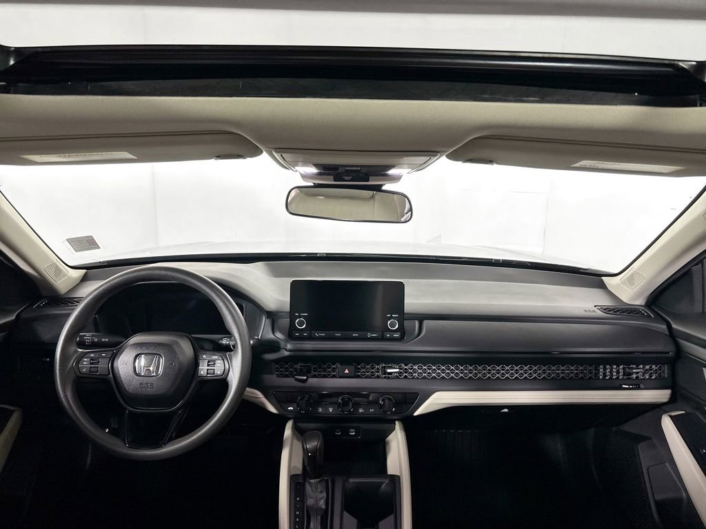 Used 2025 Honda Accord SE image 12