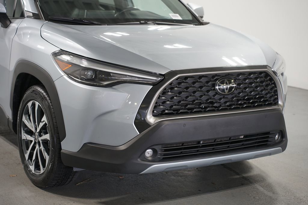 Used 2024 Toyota Corolla Cross XLE image 4