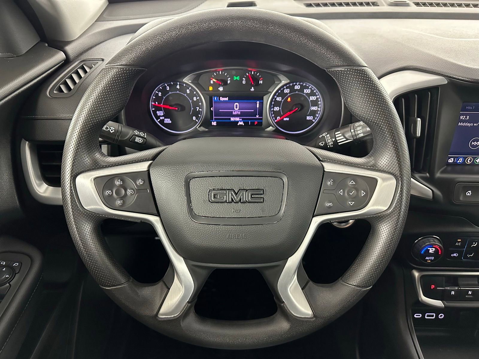 Used 2022 GMC Terrain SLE w/ Driver Convenience Package FWD image 9