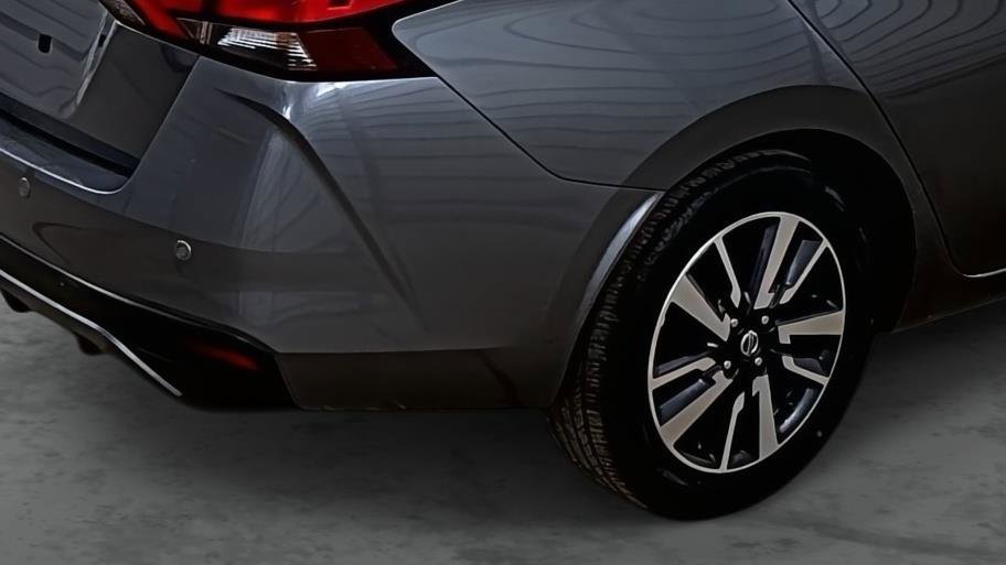 Used 2022 Nissan Versa SV image 12