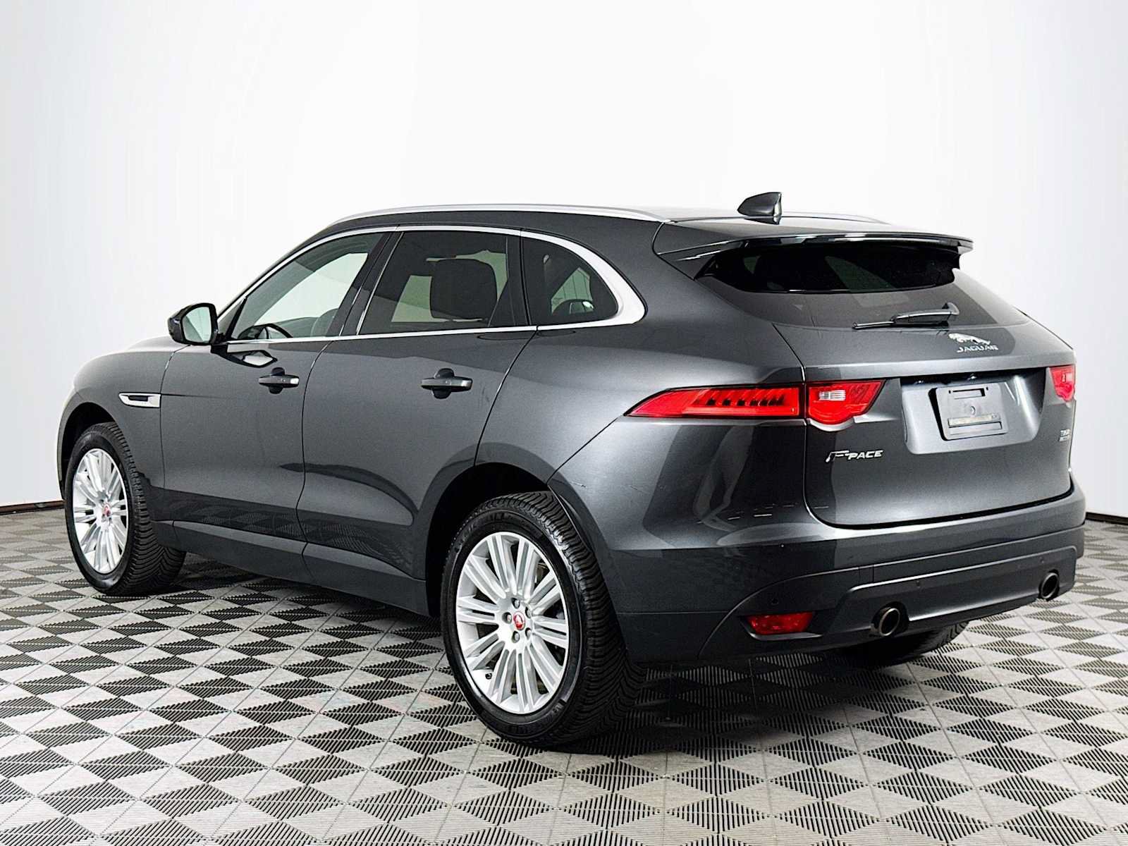 Used 2019 Jaguar F-PACE Portfolio AWD/4WD image 7