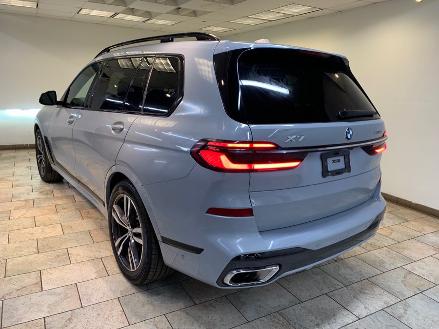 Used 2025 BMW X7 xDrive40i w/ M Sport Package AWD/4WD image 5