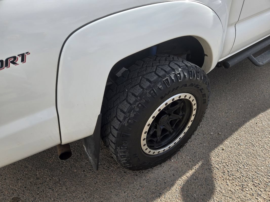 Used 2009 Toyota Tacoma 4x4 Double Cab w/ TRD Sport Pkg w/JBL Audio image 10