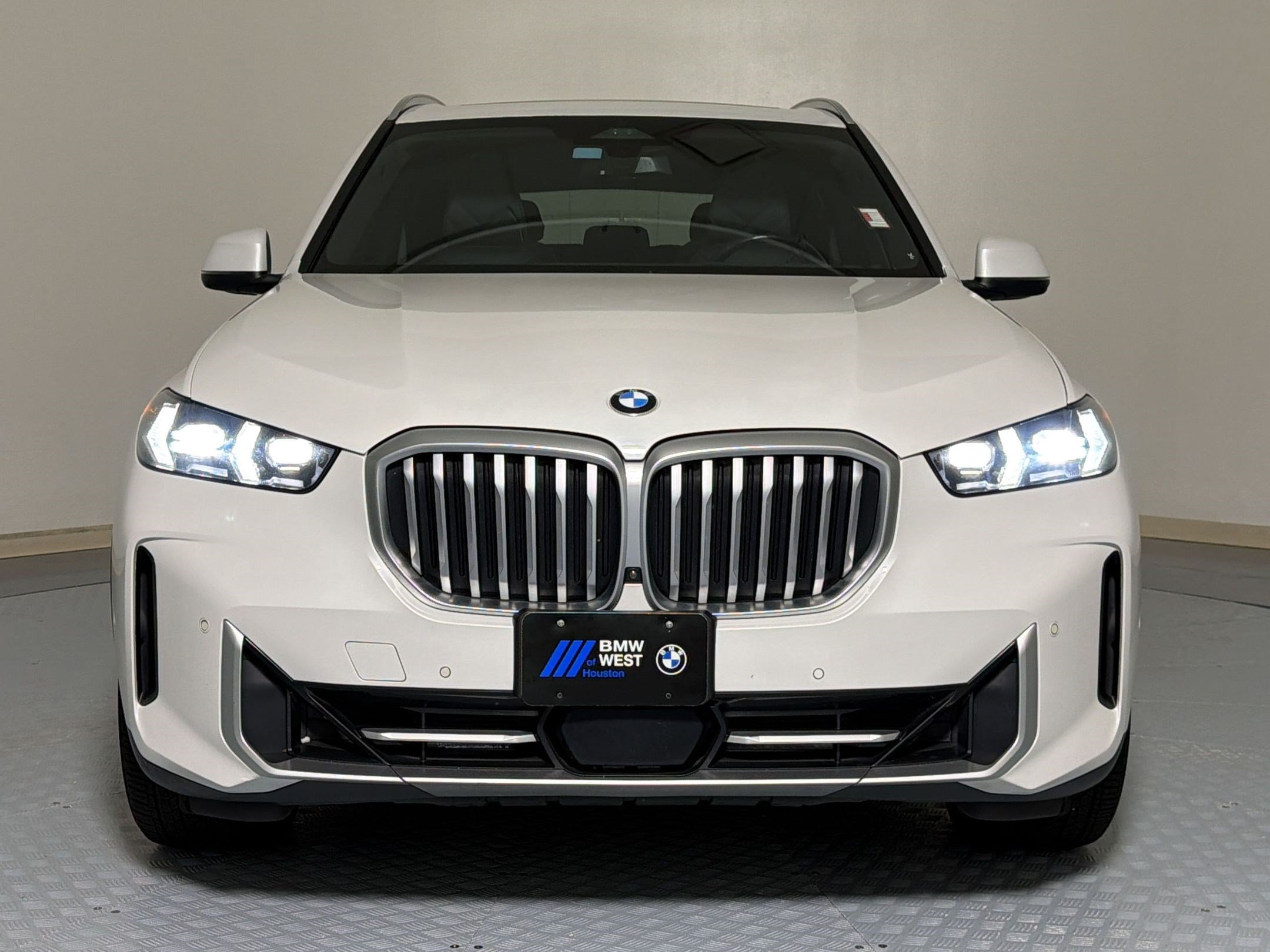 Used 2024 BMW X5 xDrive40i AWD/4WD image 8