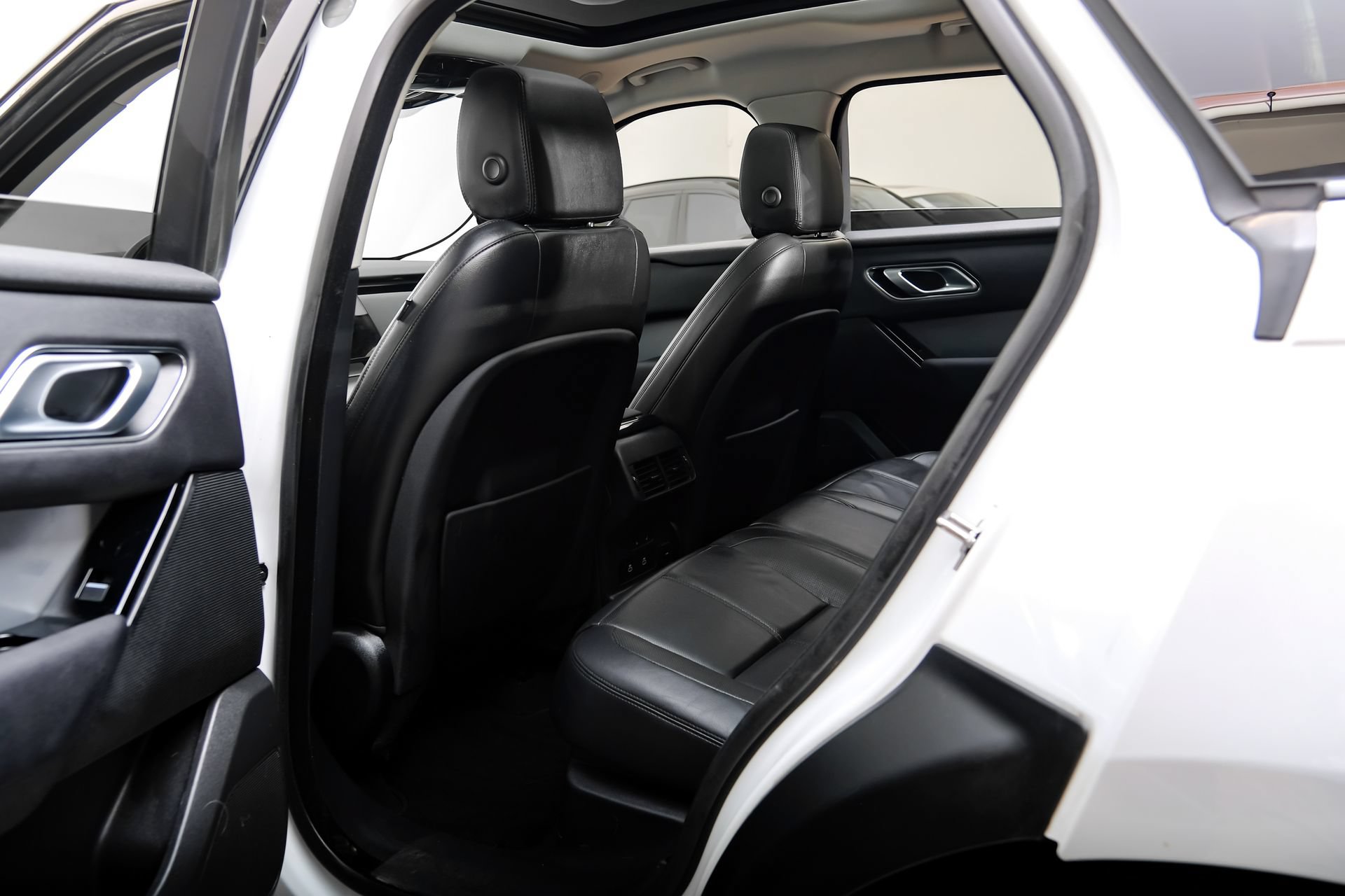 Used 2024 Land Rover Range Rover Velar S AWD/4WD image 44