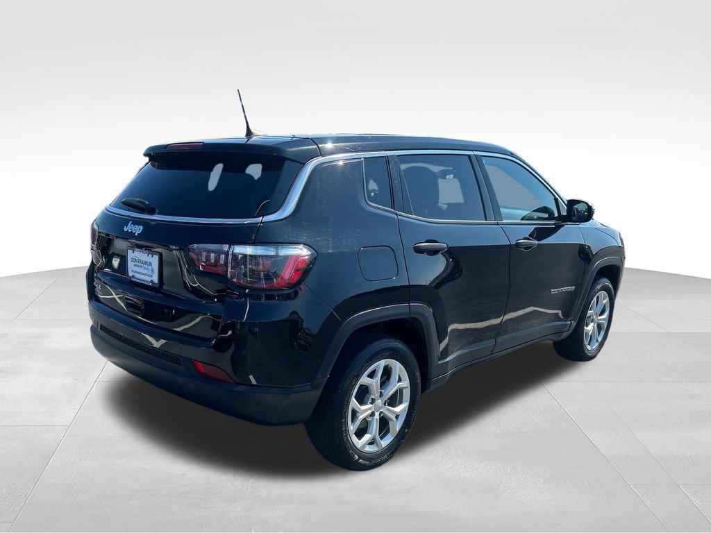 Used 2024 Jeep Compass Sport AWD/4WD image 6