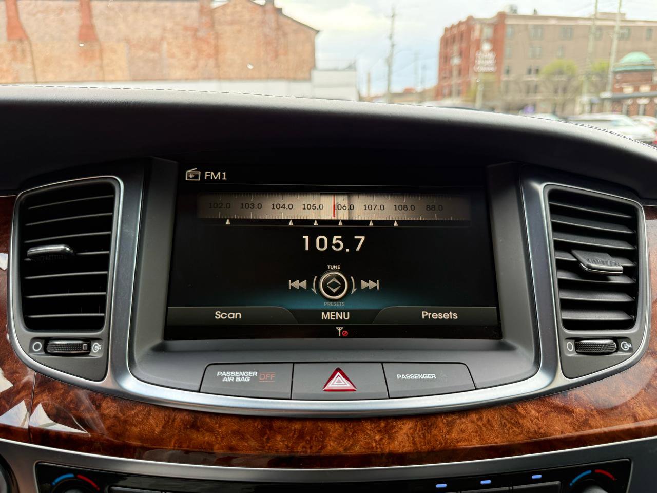 Used 2014 Hyundai Equus Signature RWD image 10