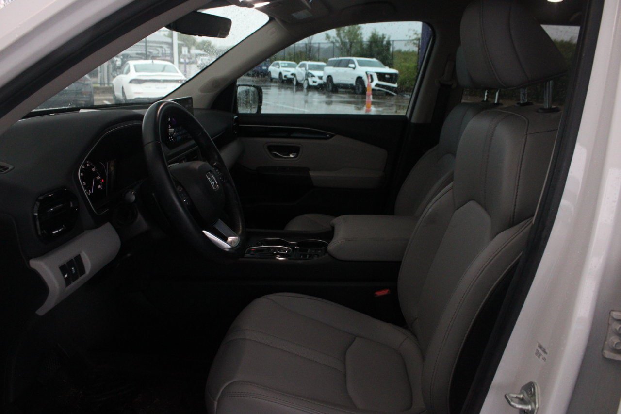 Used 2025 Honda Pilot EX-L image 10