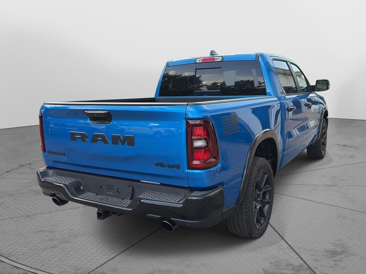 New 2026 RAM 1500 Laramie AWD/4WD image 5