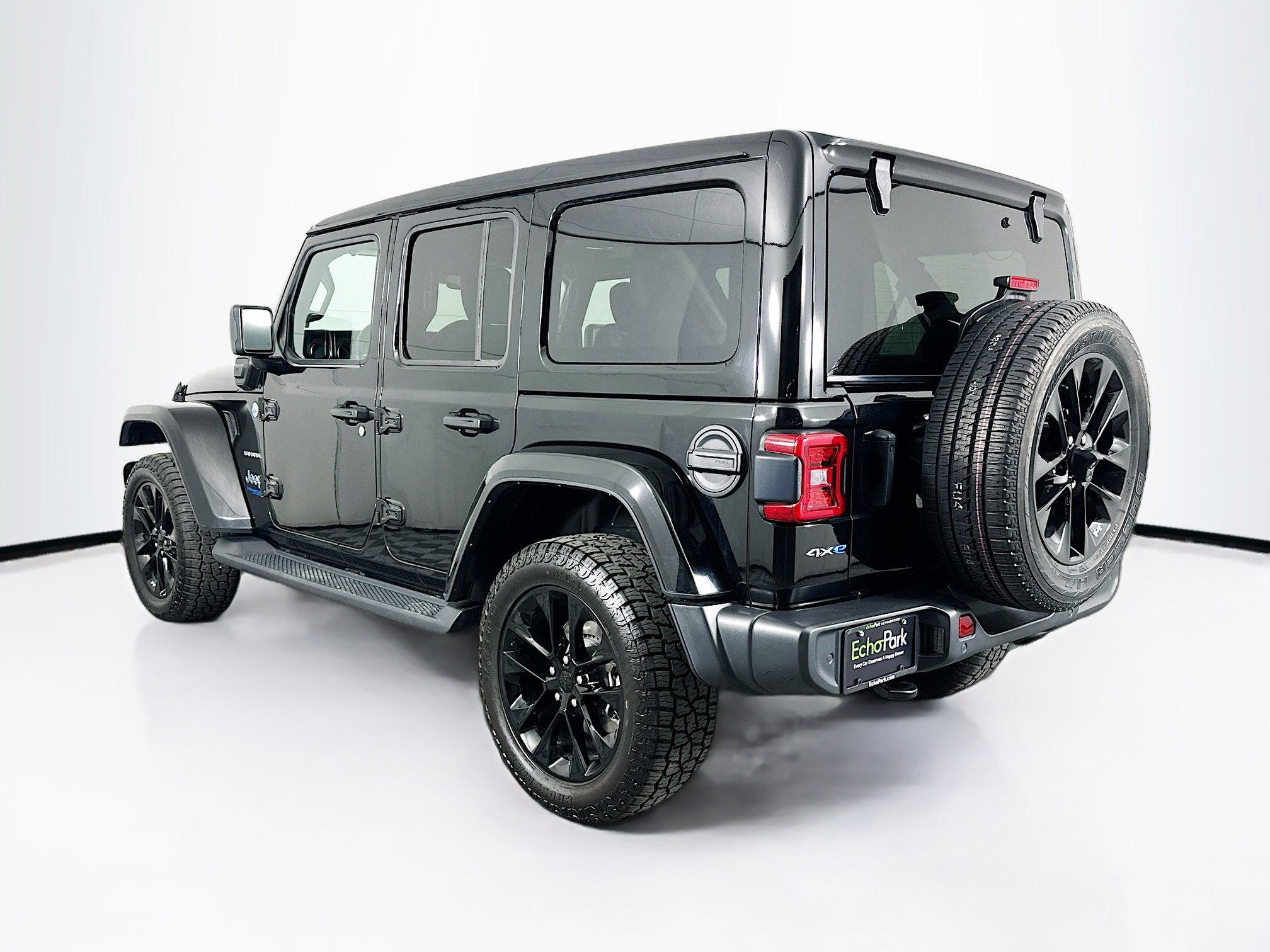 Used 2021 Jeep Wrangler Sahara w/ Cold Weather Group image 5