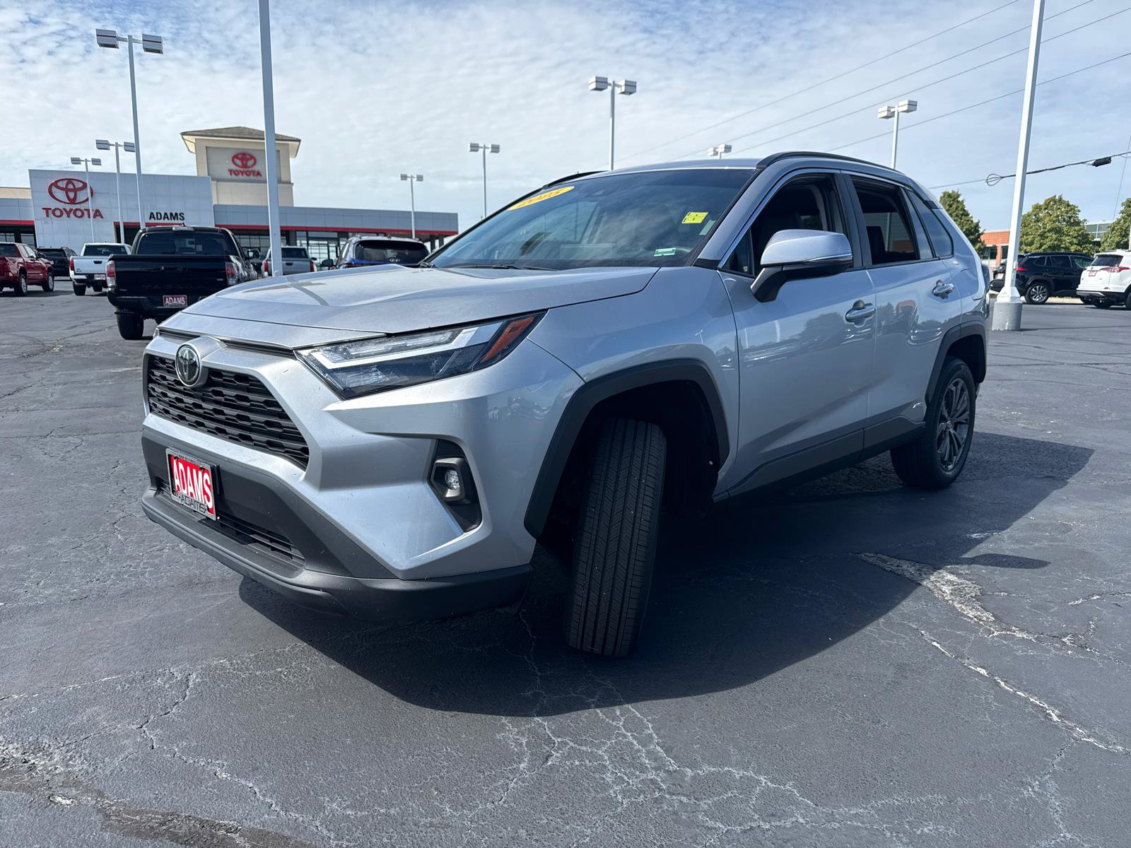Used 2025 Toyota RAV4 XLE Premium w/ Weather Package AWD/4WD image 4