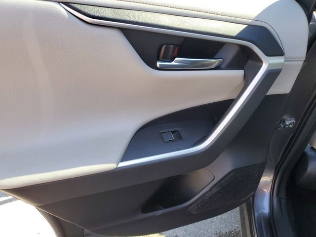 Used 2022 Toyota RAV4 Limited AWD/4WD image 28