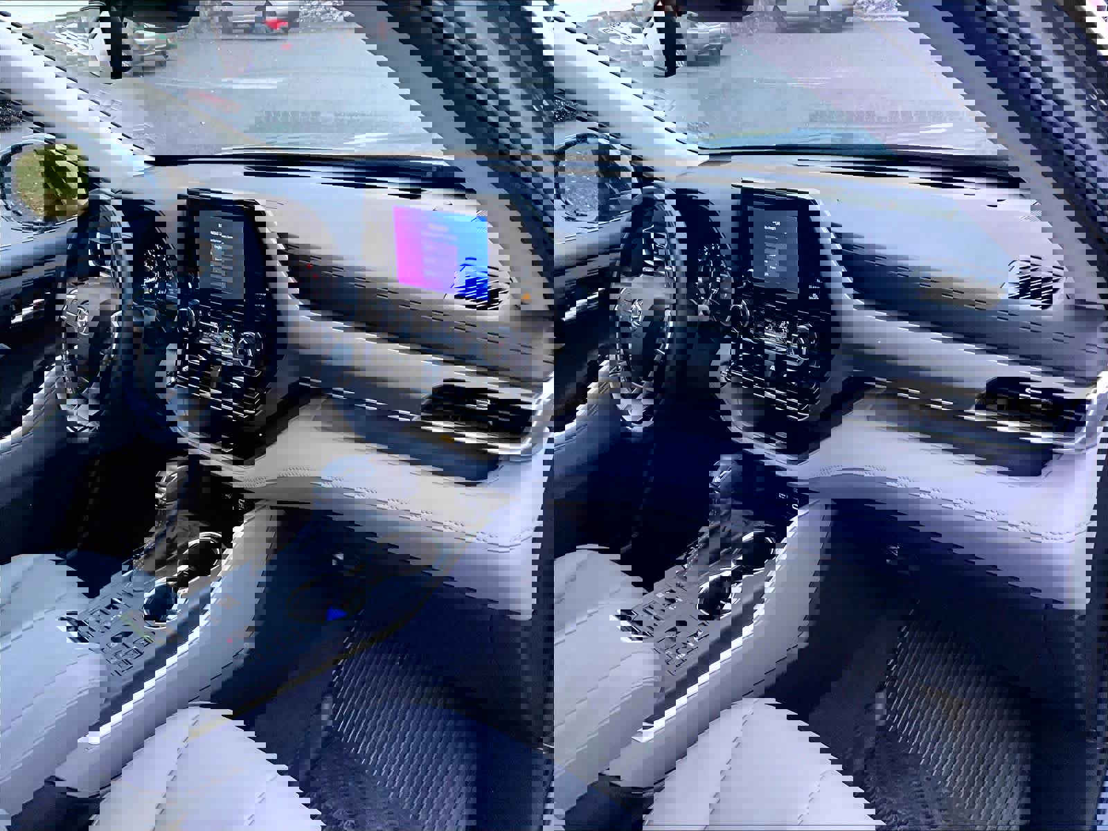 Used 2023 Toyota Highlander XLE image 14