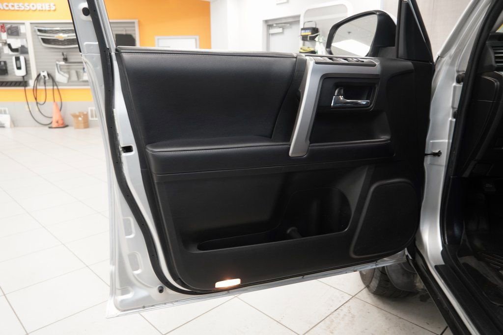 Used 2019 Toyota 4Runner SR5 image 5