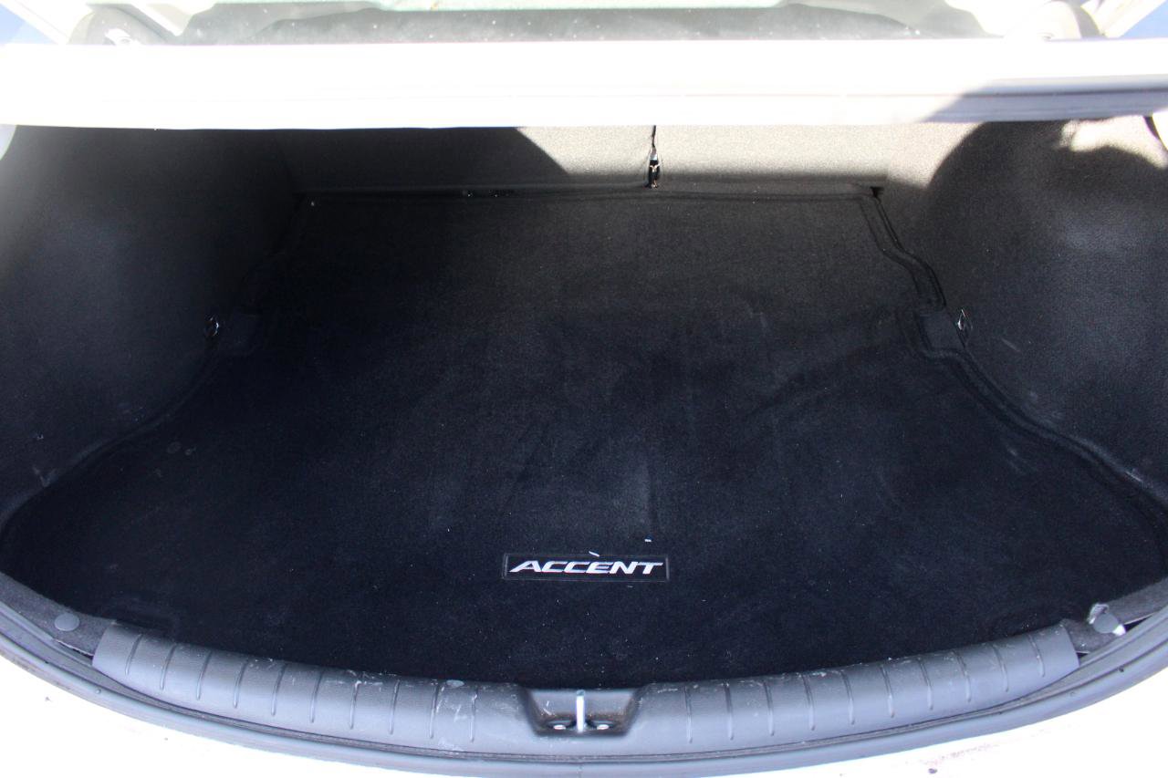 Used 2019 Hyundai Accent SE image 38