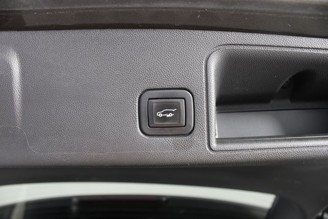 Used 2020 GMC Terrain Denali w/ Denali Premium Package image 24