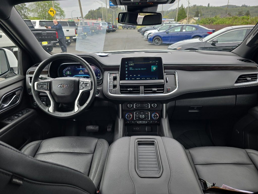 Used 2024 Chevrolet Tahoe Z71 w/ Luxury Package AWD/4WD image 23