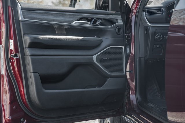 Used 2024 Jeep Wagoneer L Series III w/ Flexible Seating Group image 48