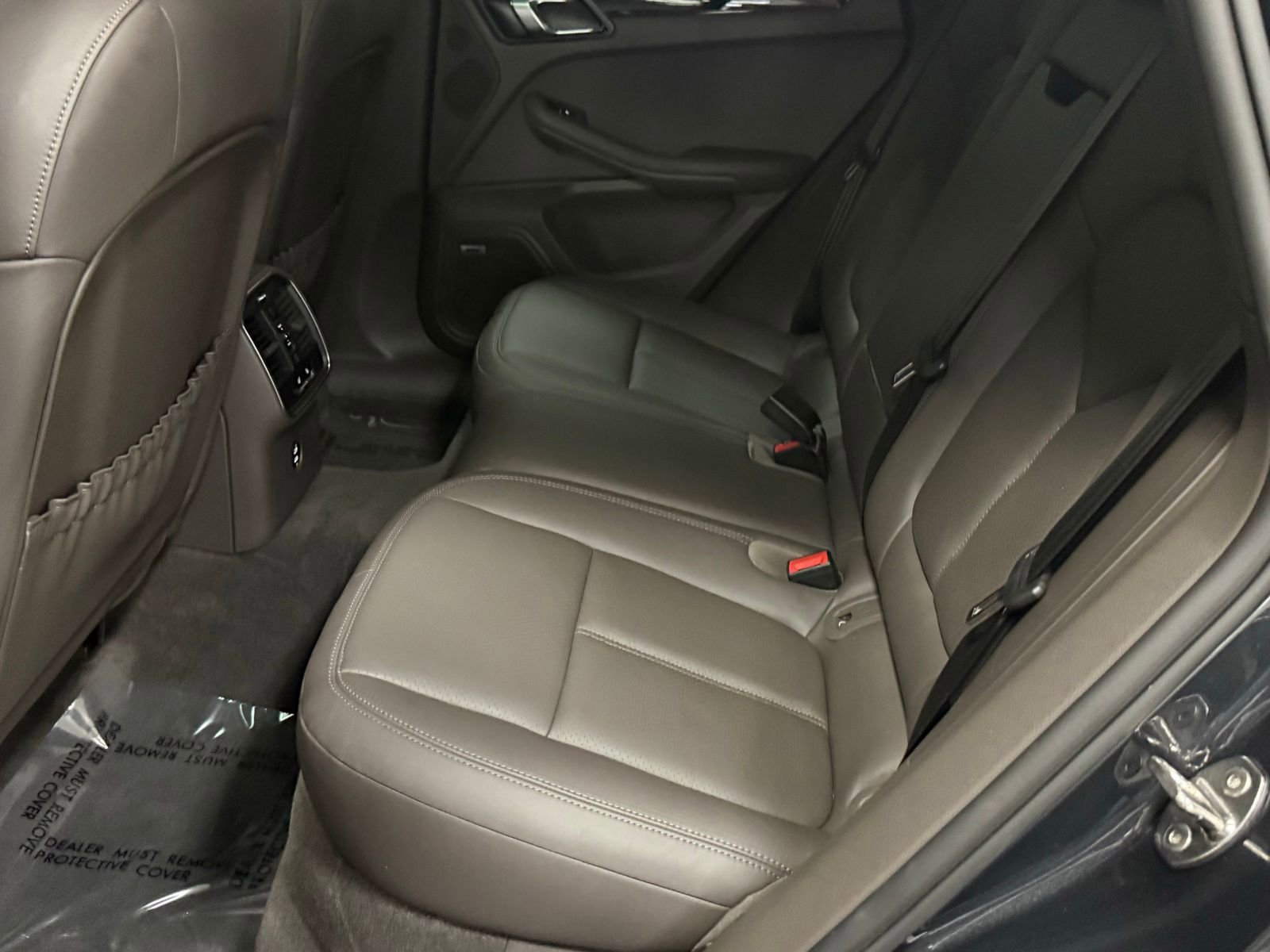 Used 2024 Porsche Macan w/ Premium Plus Package image 39