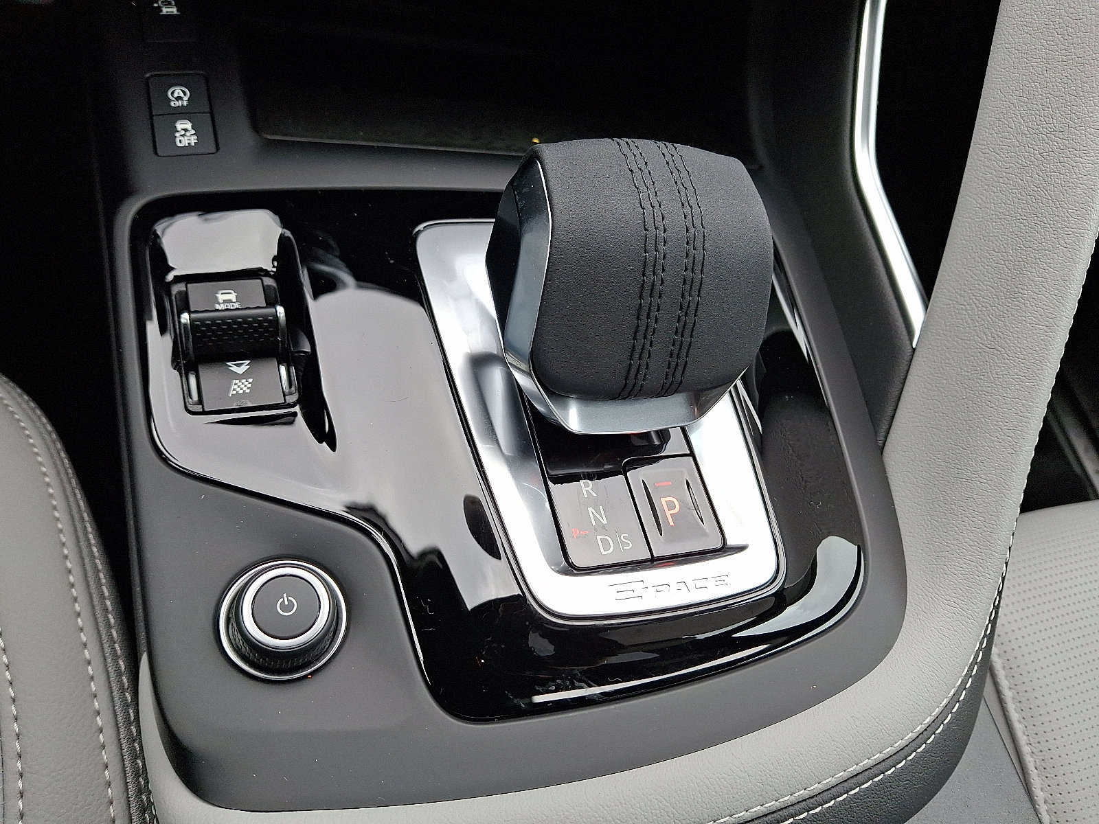 New 2024 Jaguar E-PACE R-Dynamic SE AWD/4WD image 13