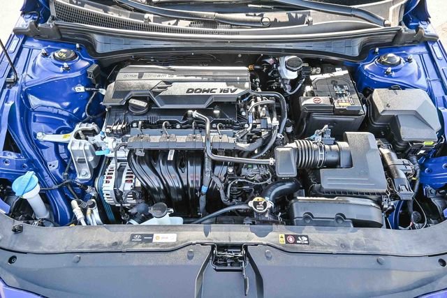 Certified 2025 Hyundai Elantra Sport image 28