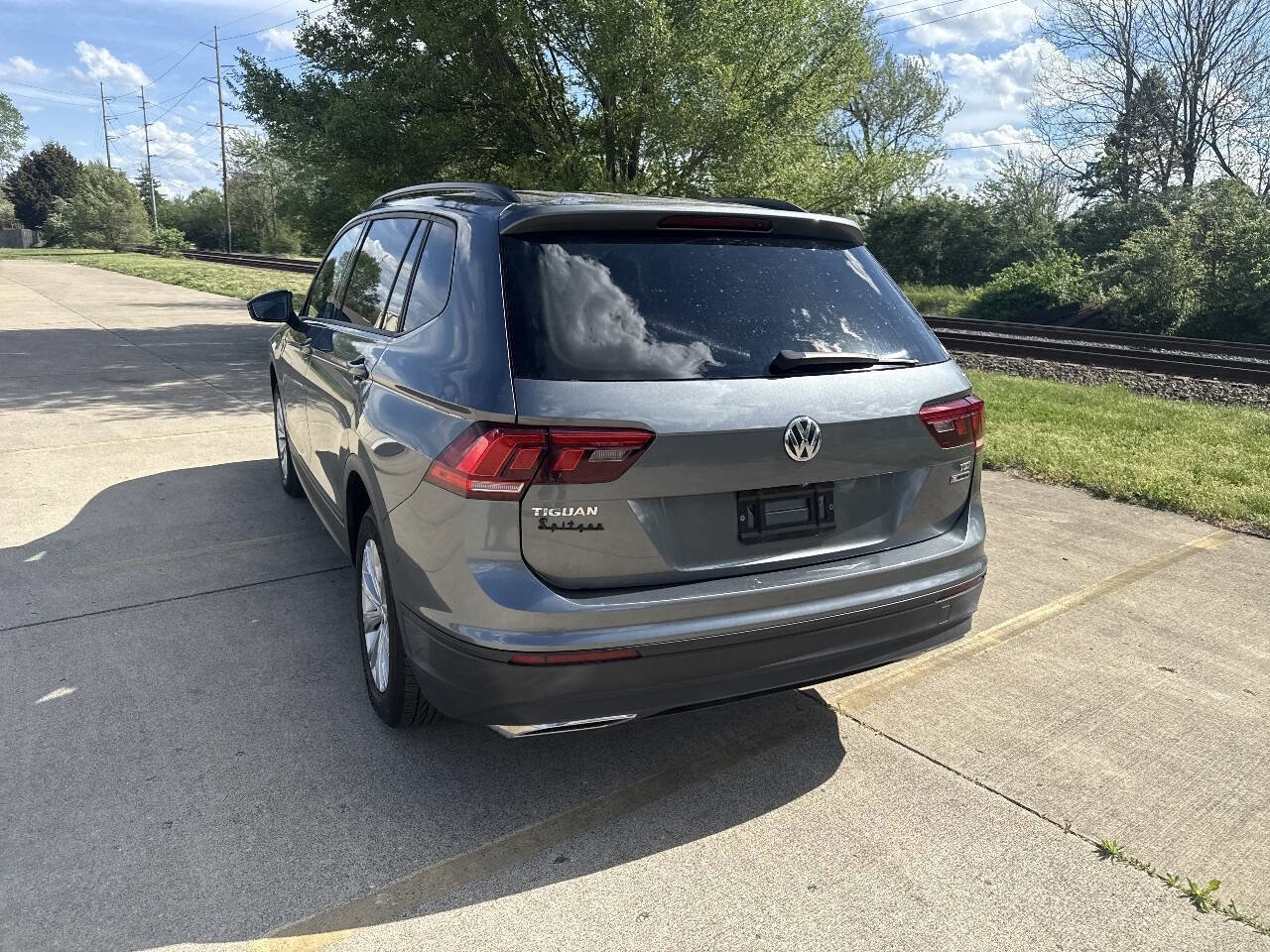 Used 2018 Volkswagen Tiguan S AWD/4WD image 2