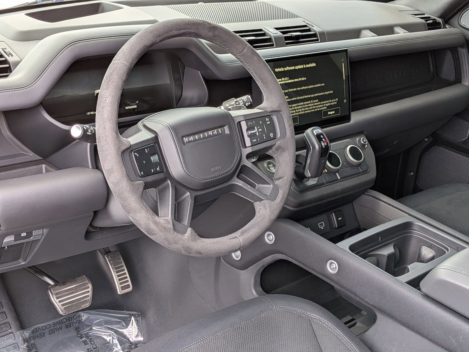 Used 2024 Land Rover Defender 90 V8 AWD/4WD image 4