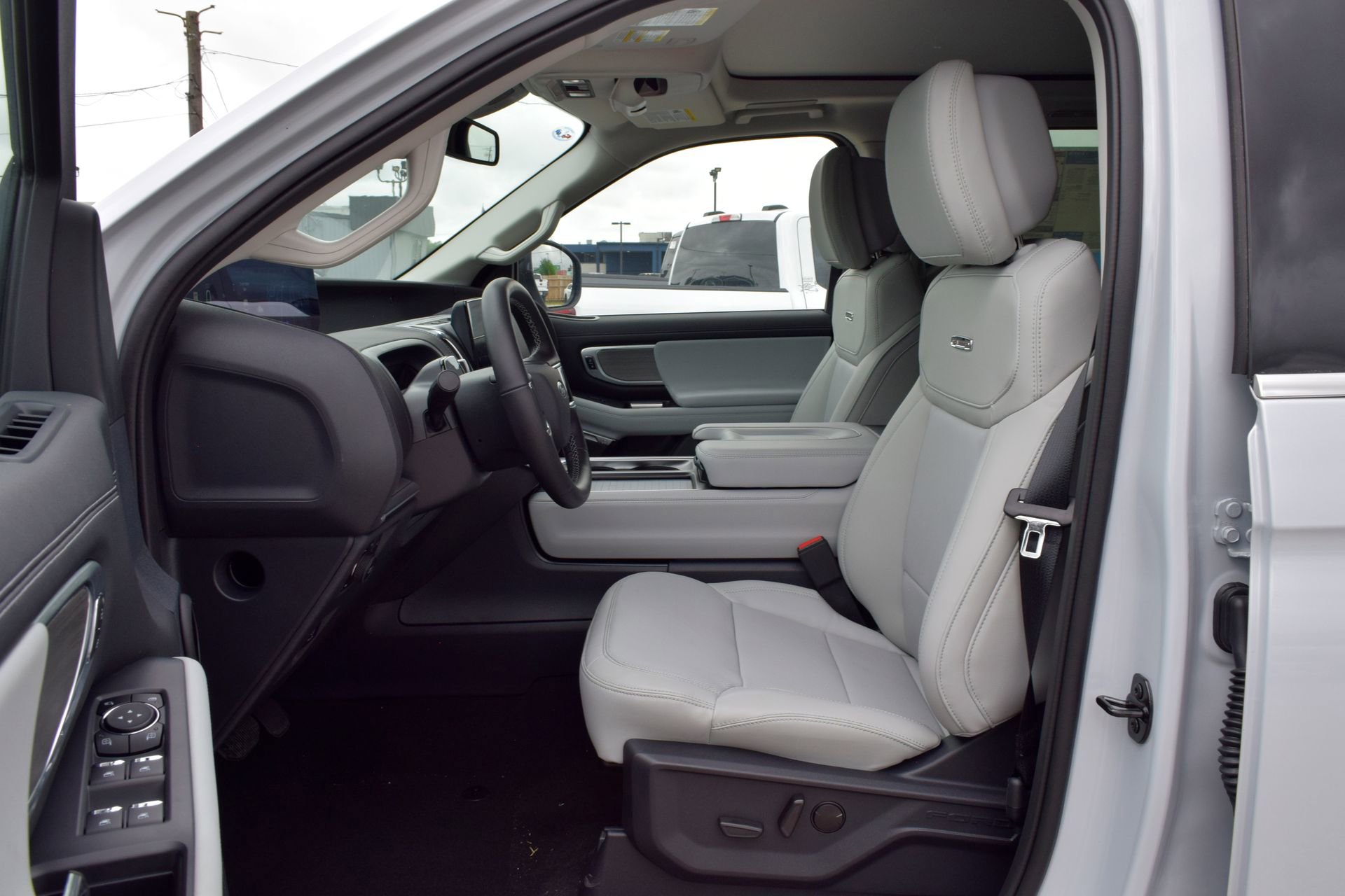 New 2026 Ford Expedition Platinum w/ Driver's Package image 18
