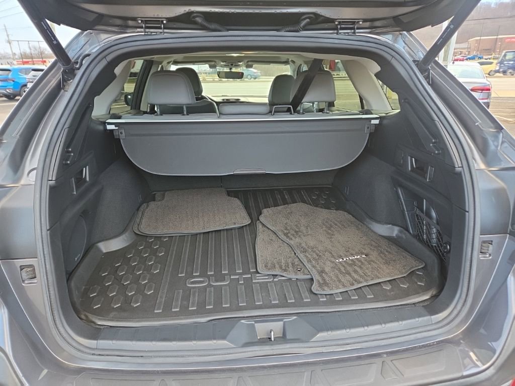 Used 2020 Subaru Outback Limited image 21