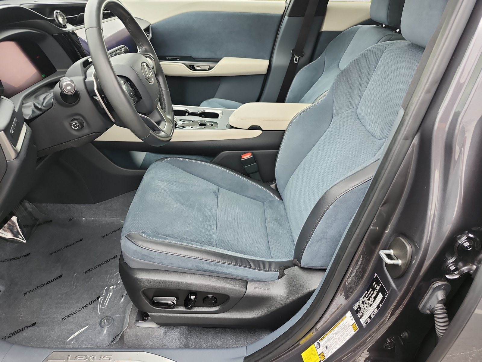 Used 2023 Lexus RZ 450e Premium w/ Accessory Package (2T) AWD/4WD image 9