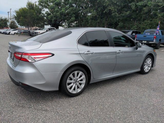 Used 2020 Toyota Camry LE FWD image 4