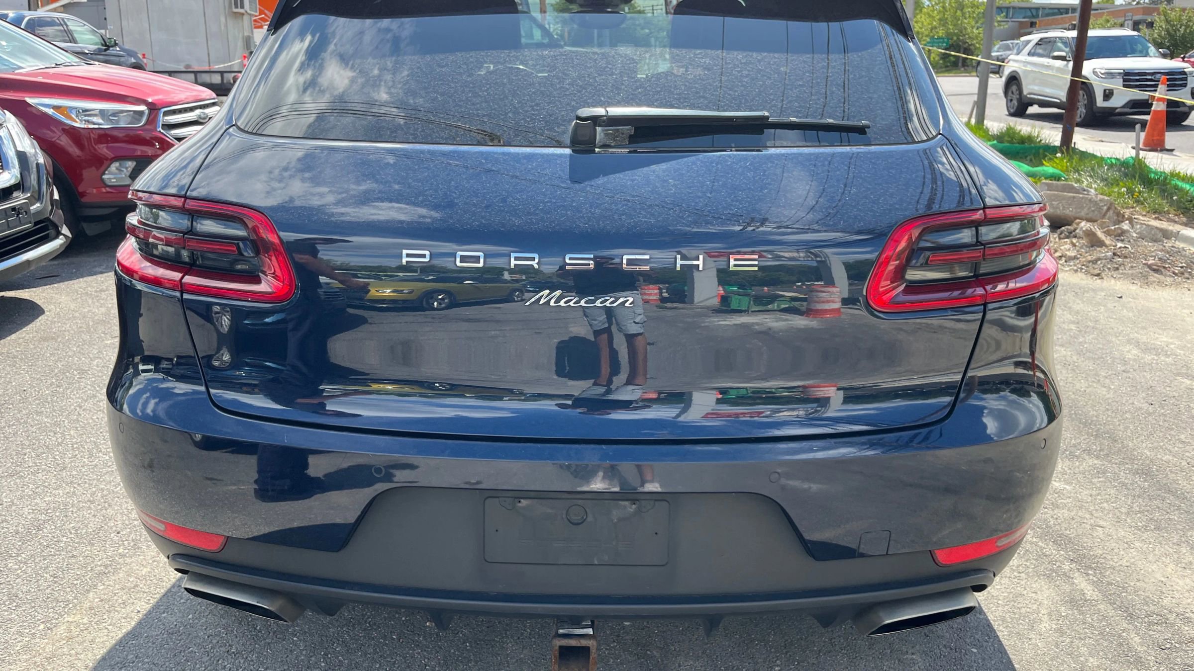 Used 2018 Porsche Macan Sport Edition AWD/4WD image 12