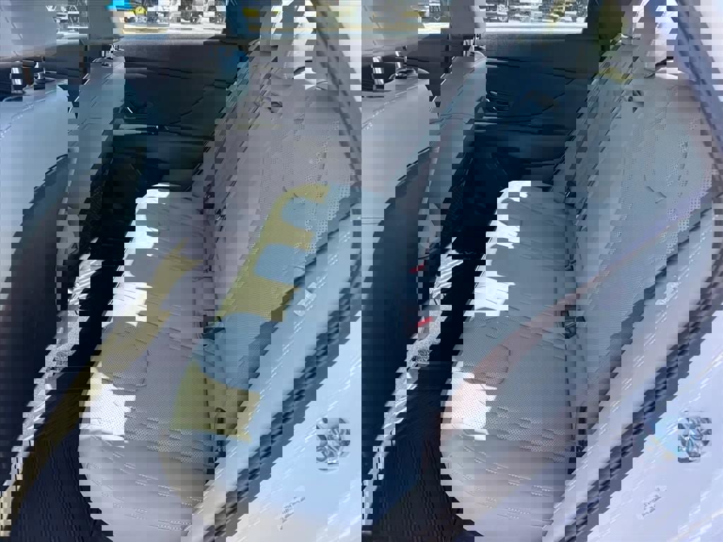 Used 2025 Hyundai Elantra Limited image 14