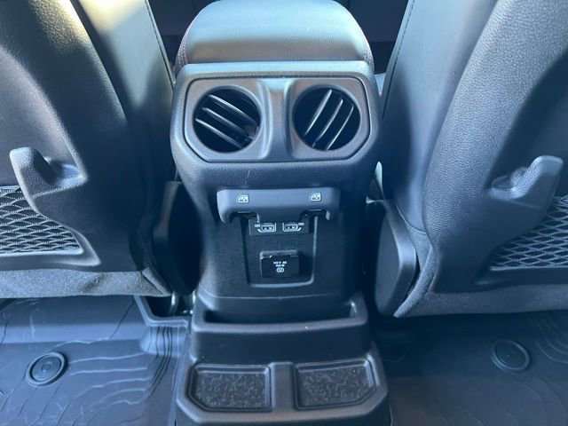 Used 2025 Jeep Wrangler Unlimited Rubicon w/ XTREMEE 35" Tire Package image 21