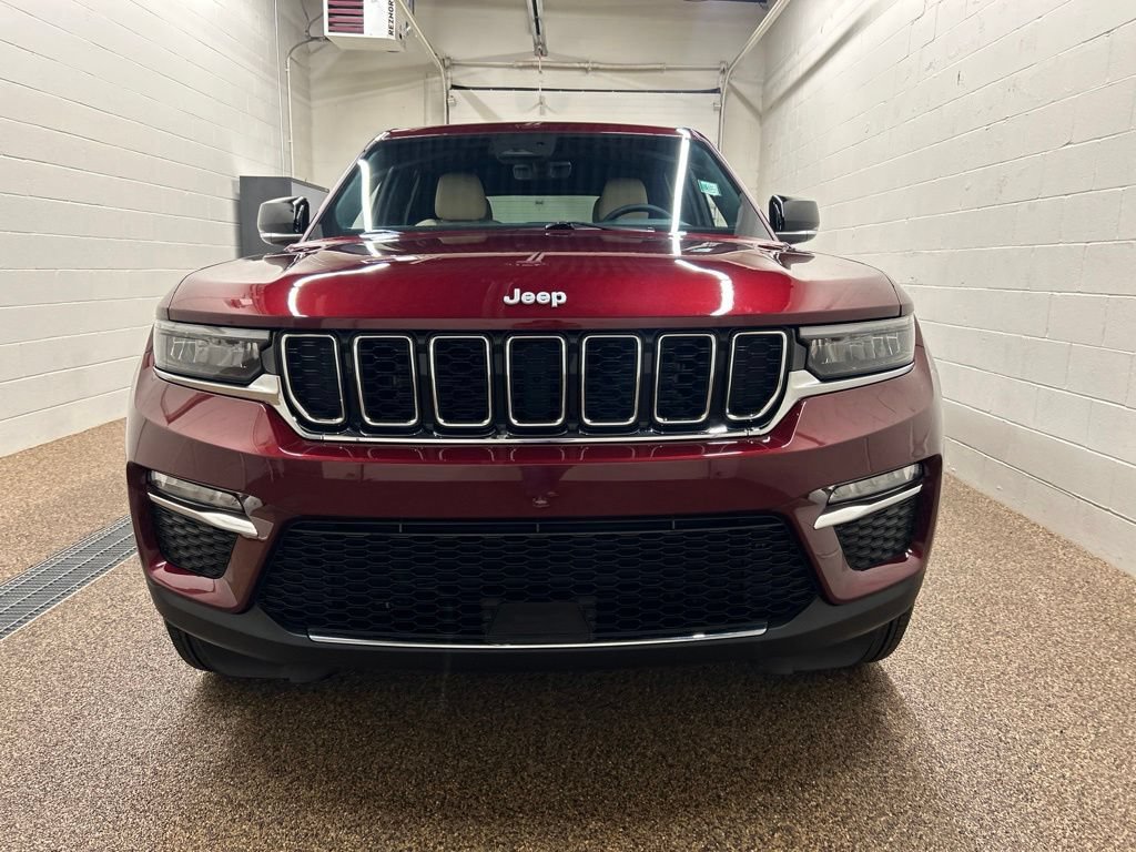Used 2025 Jeep Grand Cherokee Limited AWD/4WD image 6