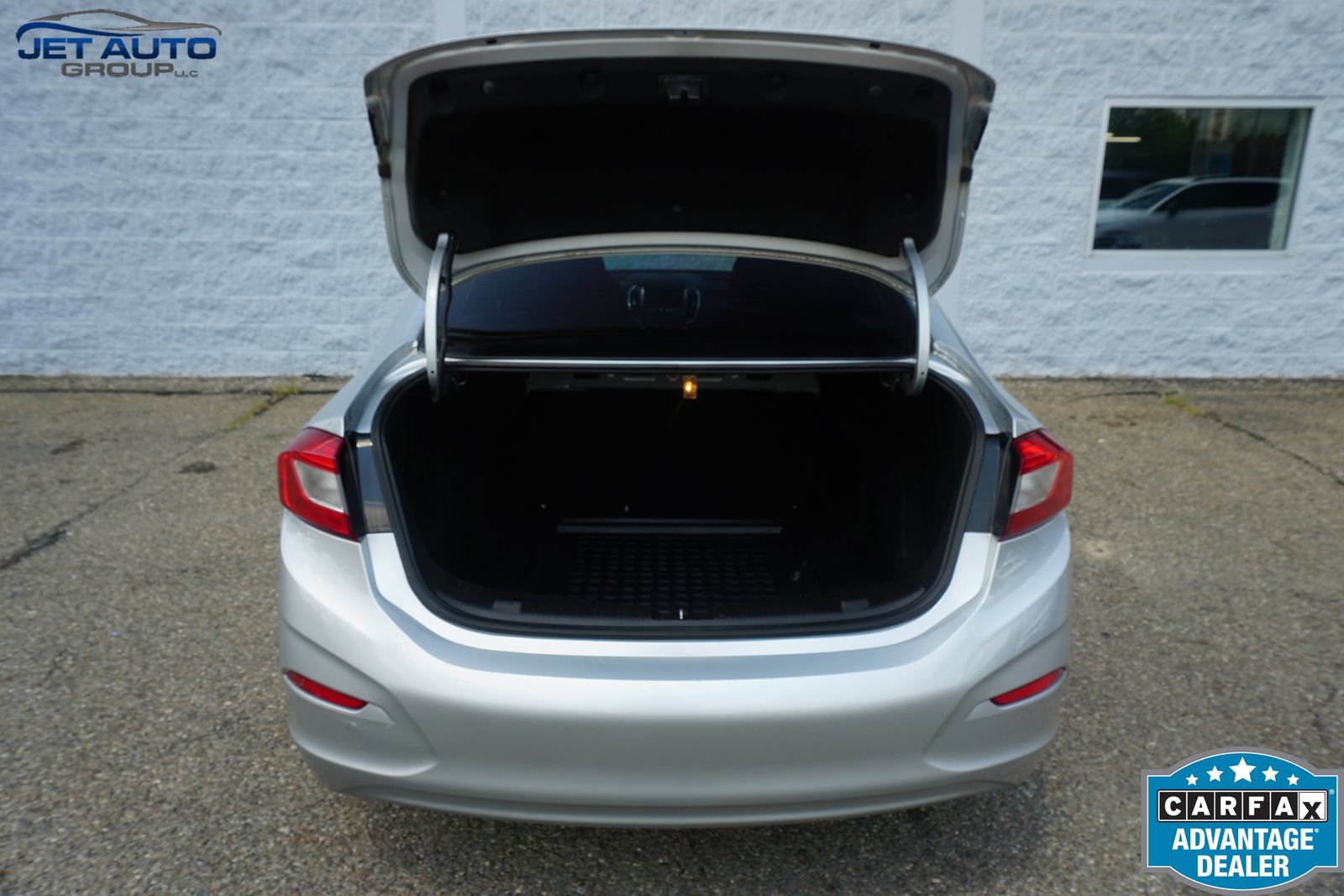 Used 2019 Chevrolet Cruze LS FWD image 16