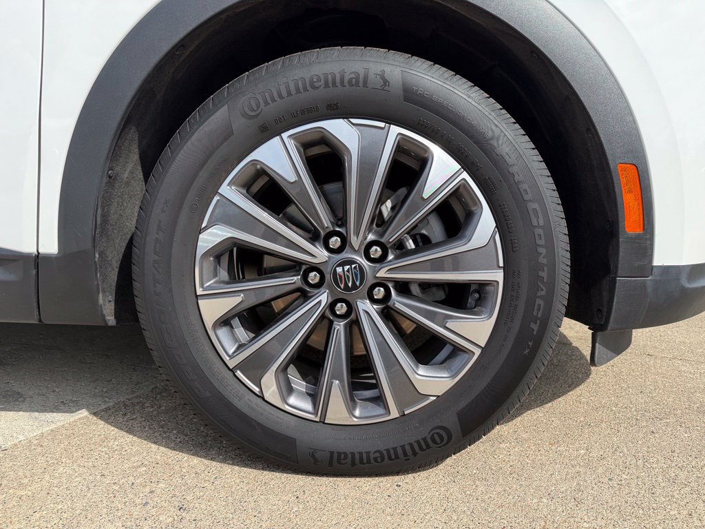 Used 2025 Buick Envision Preferred AWD/4WD image 17