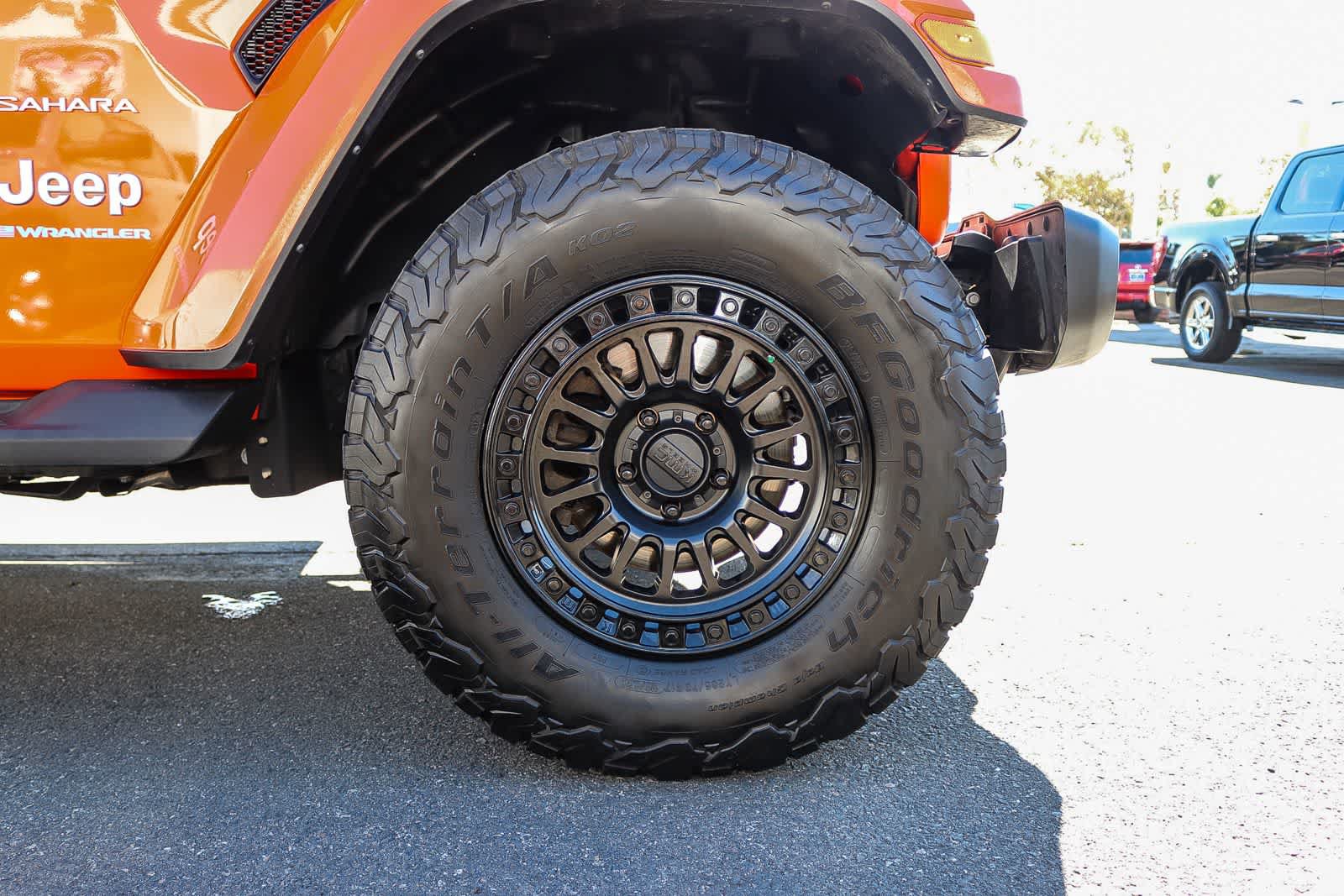 Used 2023 Jeep Wrangler Unlimited Sahara AWD/4WD image 10