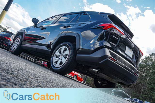 Used 2019 Toyota RAV4 LE image 5