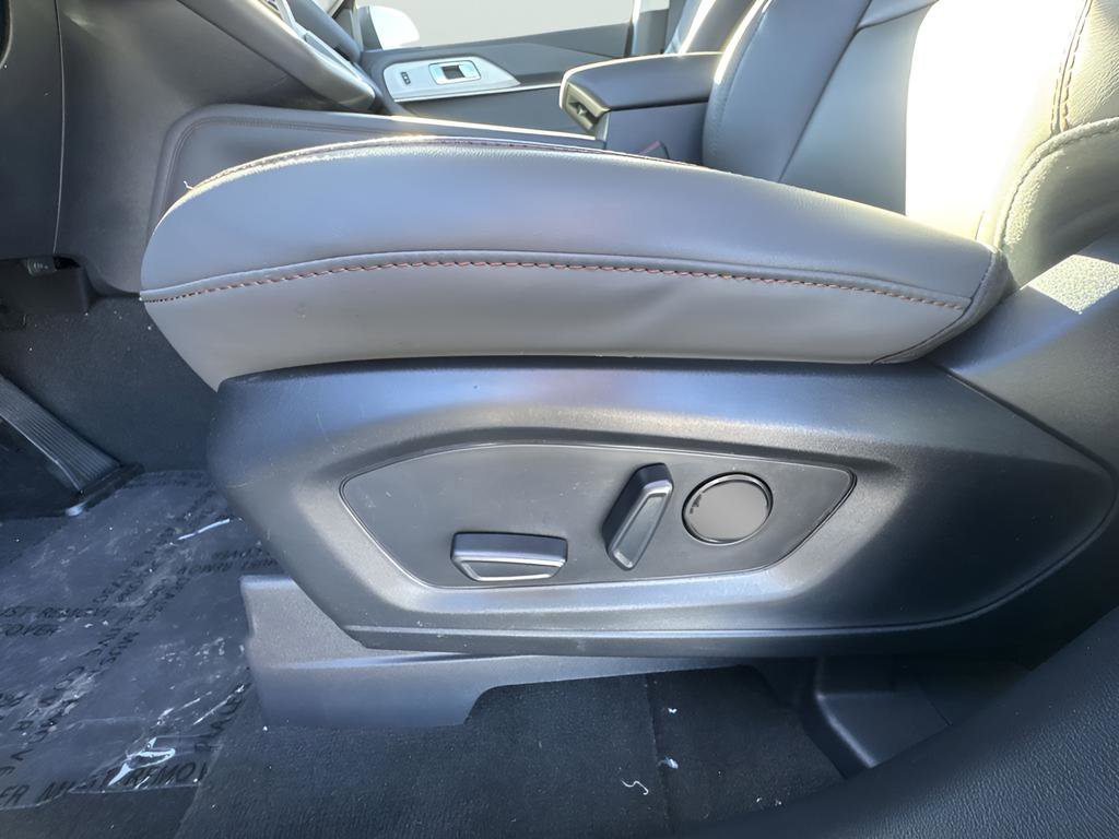 New 2026 Ford Explorer Active w/ Active Comfort Package image 14