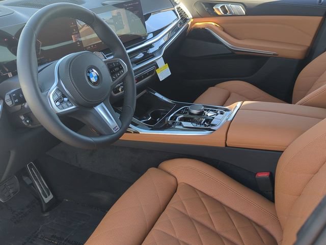 Used 2026 BMW X7 xDrive40i w/ M Sport Package AWD/4WD image 16