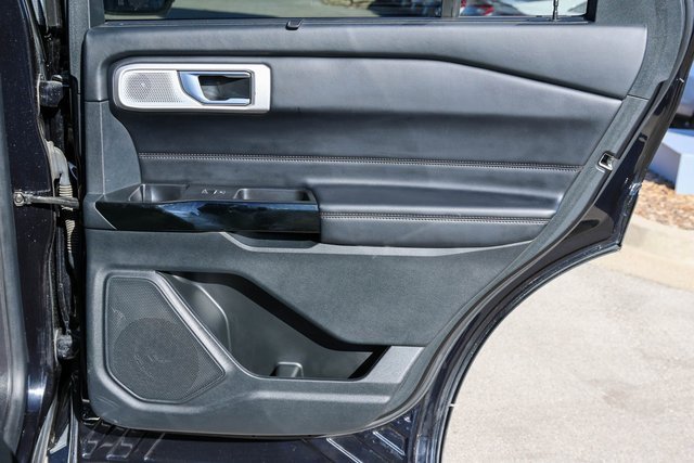 Used 2022 Ford Explorer Platinum w/ Technology Package image 22